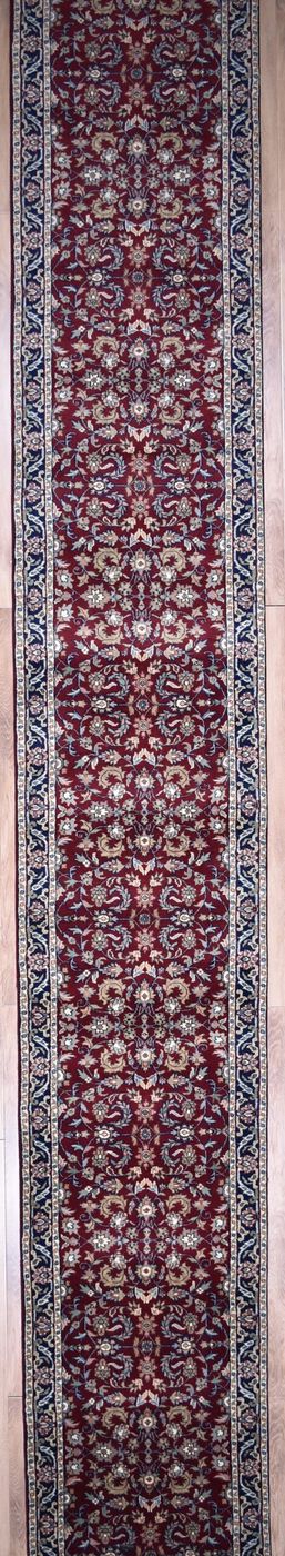 Kashan AM 1006 Burgundy/Navy, 2′6″ × 20′3″