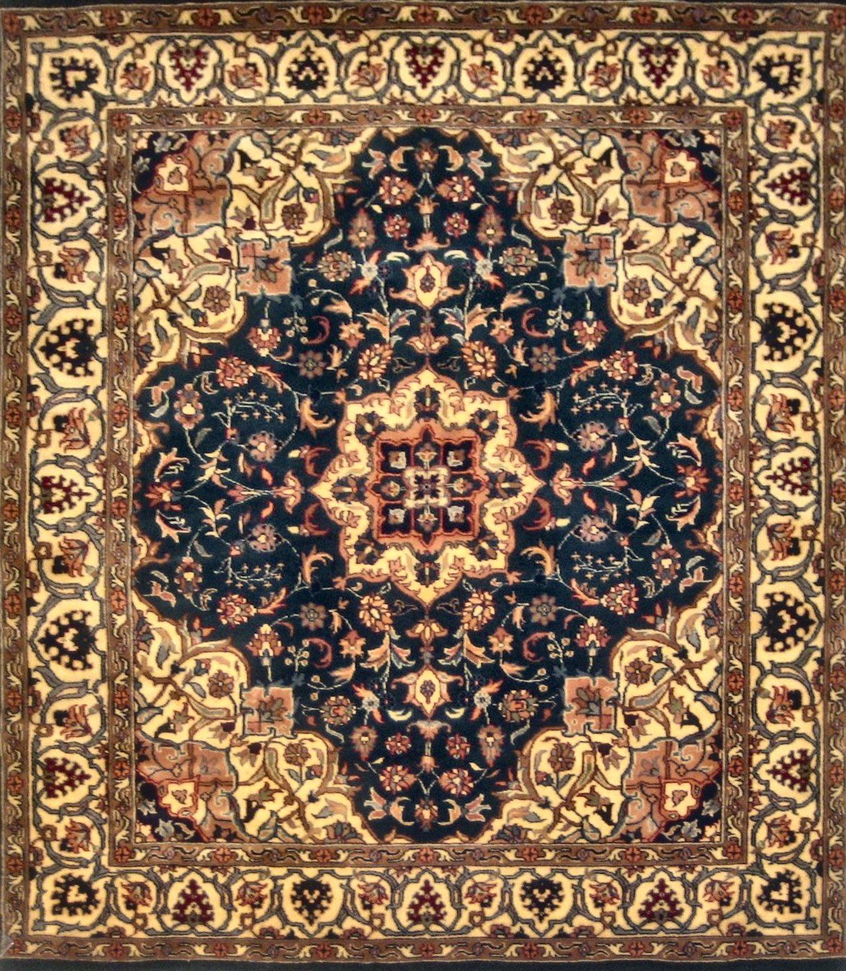 Tabriz D.Green, 5′1″ × 5′10″