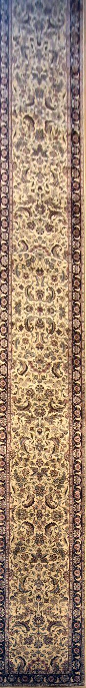Kashan Ivory / Navy, 2′6″ × 19′10″