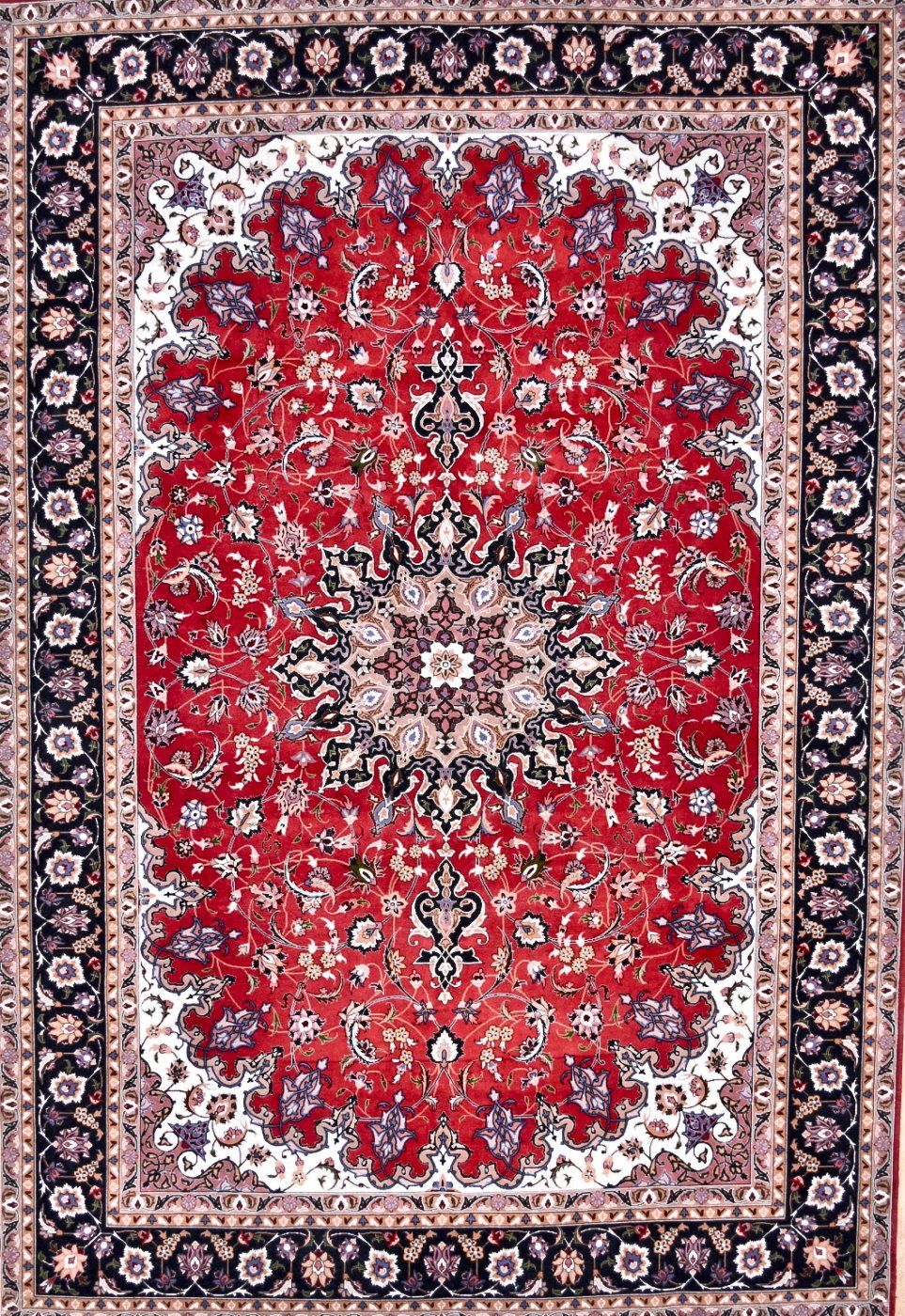 Tabriz Berry / Black, 6′8″ × 9′10″