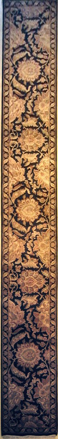 Agra Black / Black, 3′1″ × 23′4″