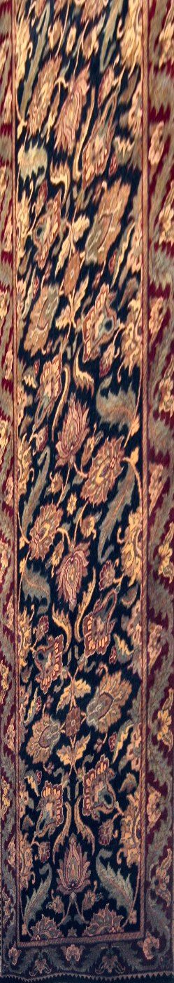 Agra Black / Red, 2′6″ × 14′1″