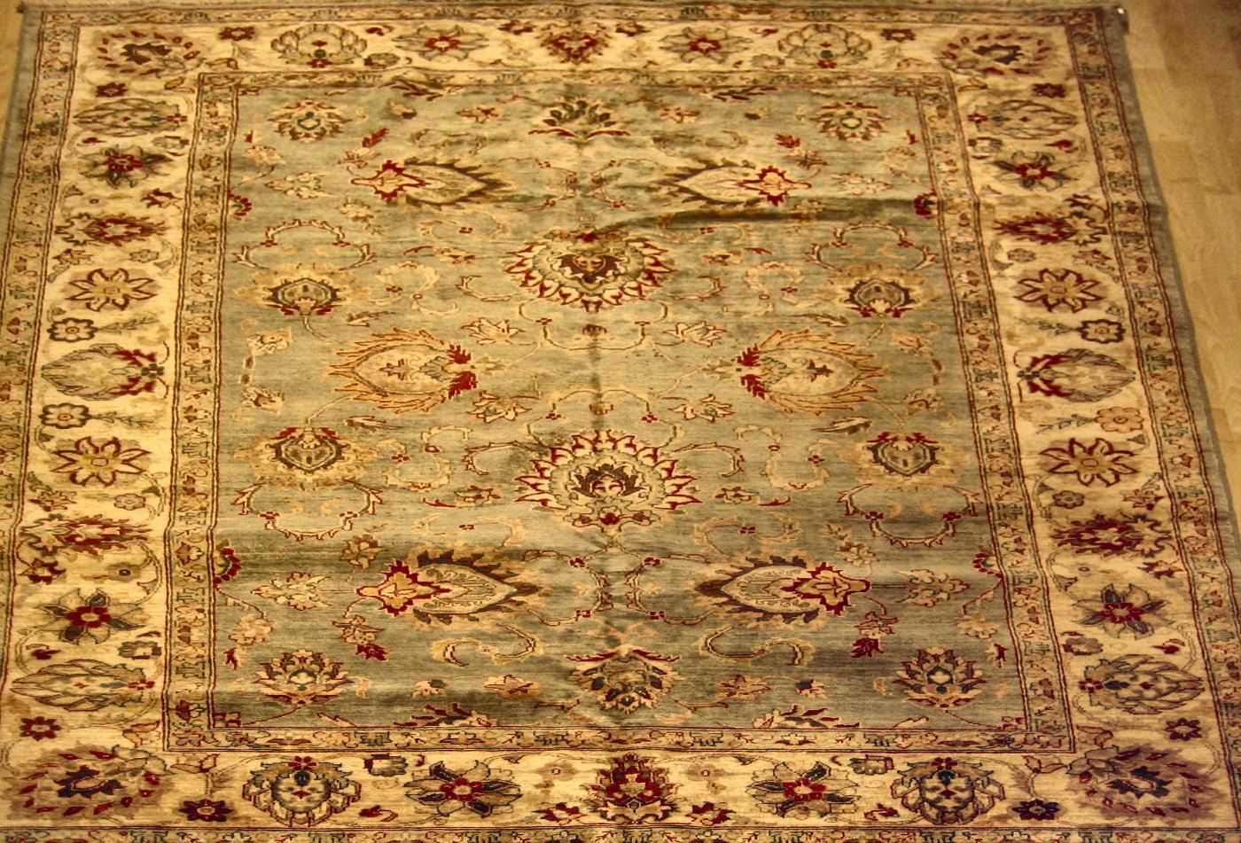 Sultanabad L.Green / Ivory, 6′0″ × 8′10″