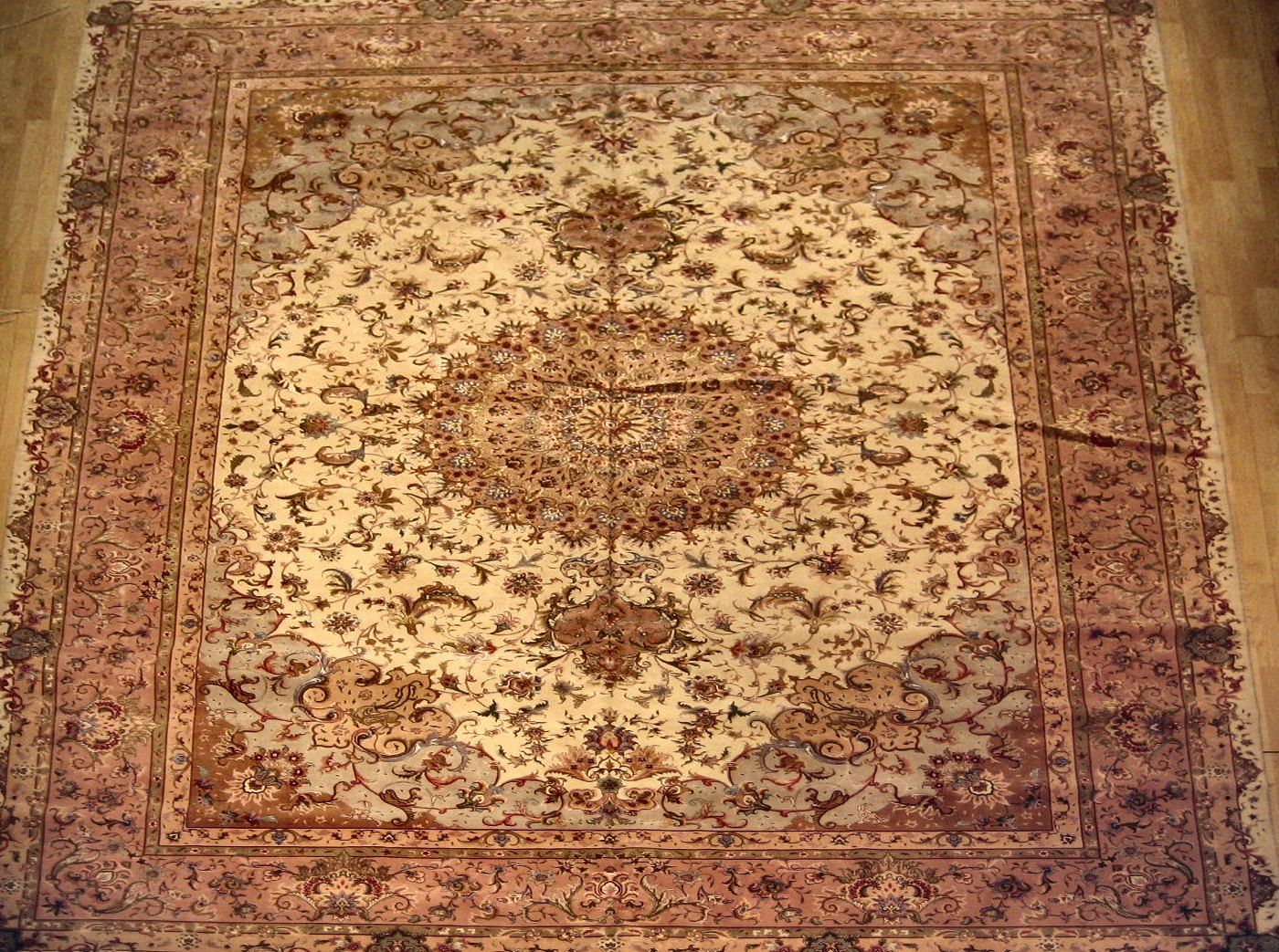 Tabriz Ivory / Rose, 9′9″ × 13′1″