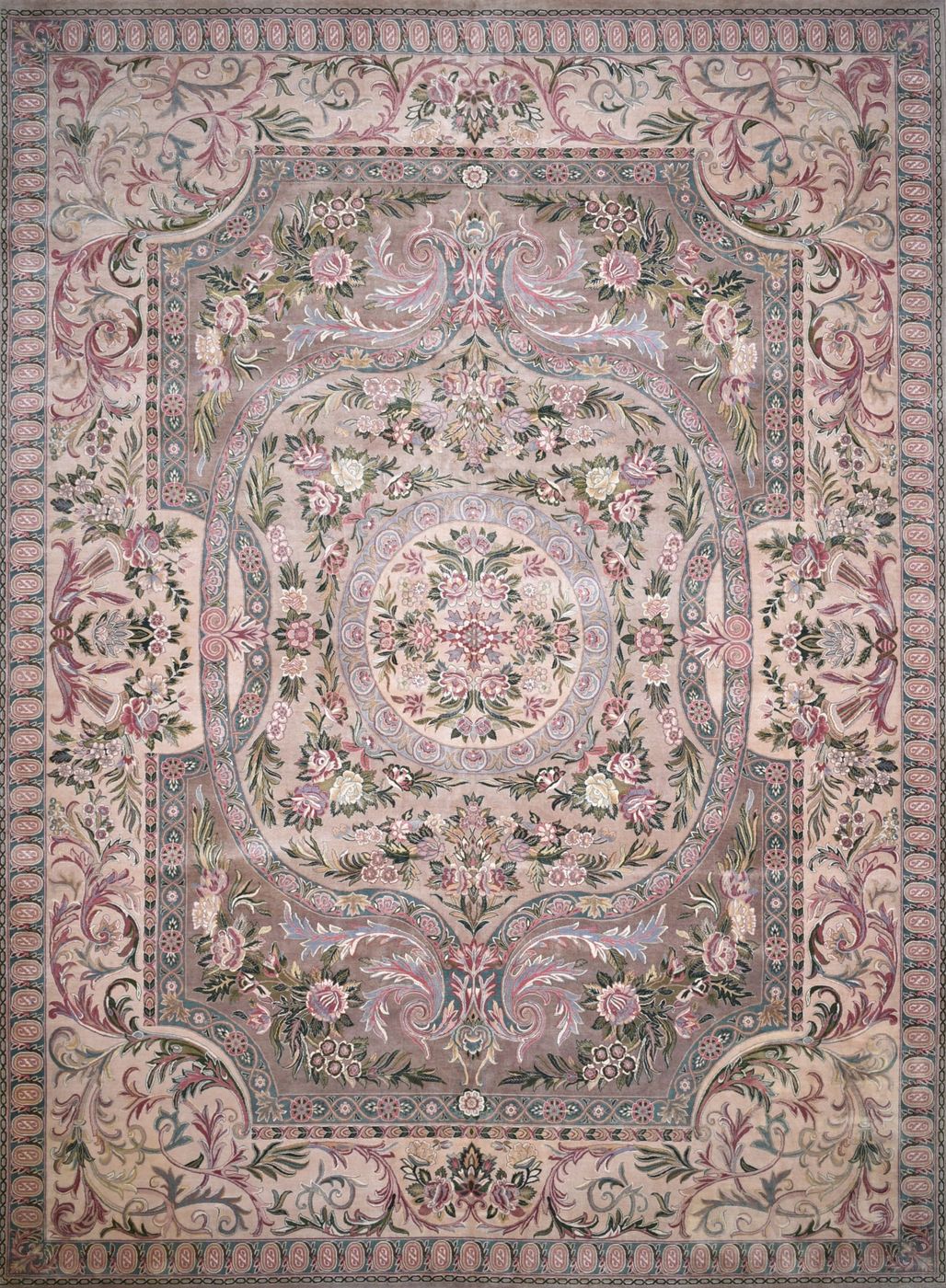 Chateau Beige, 10′0″ × 13′9″, from the Shalimar collection