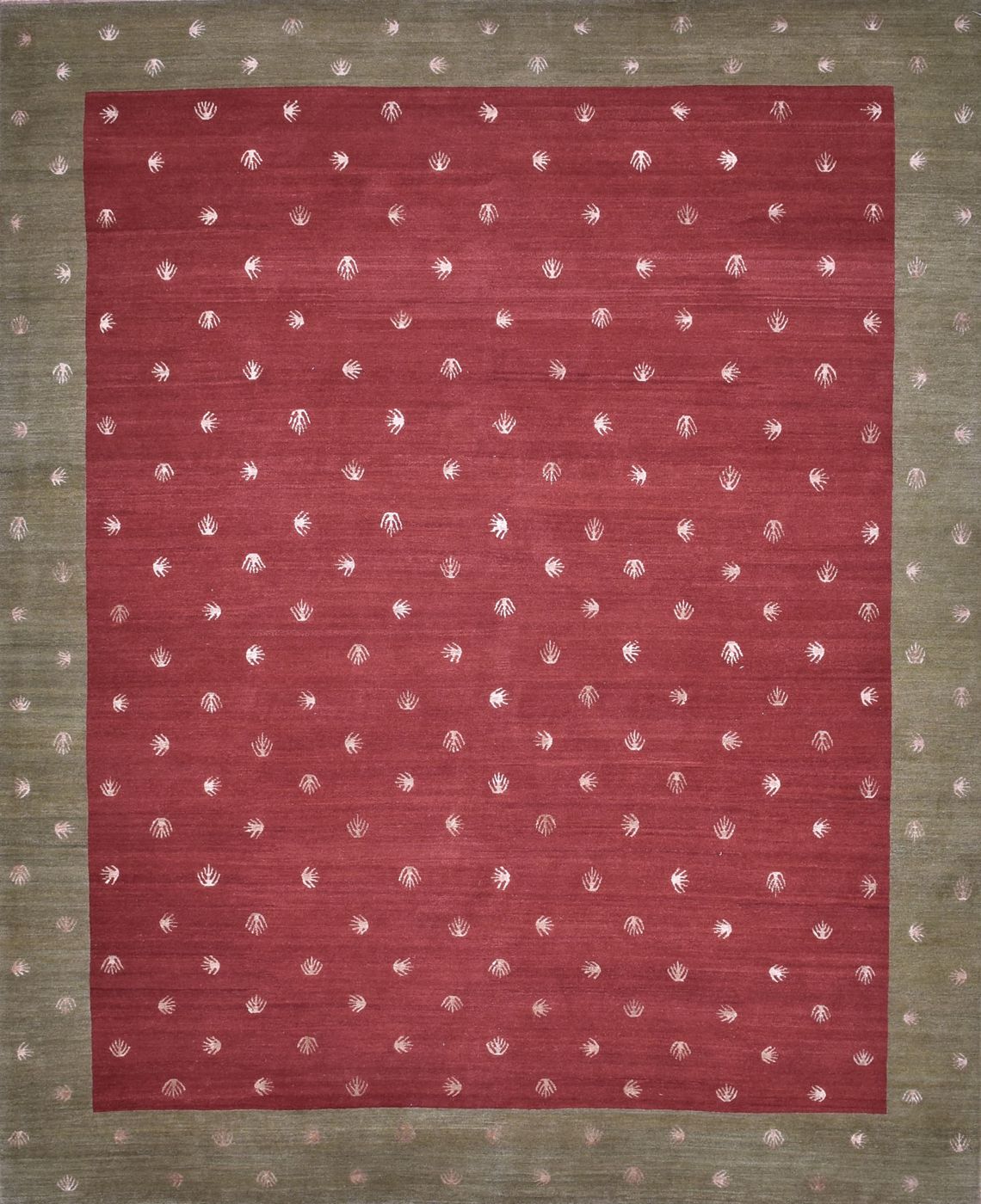 Paws Red & Green W & S, 7′10″ × 9′9″