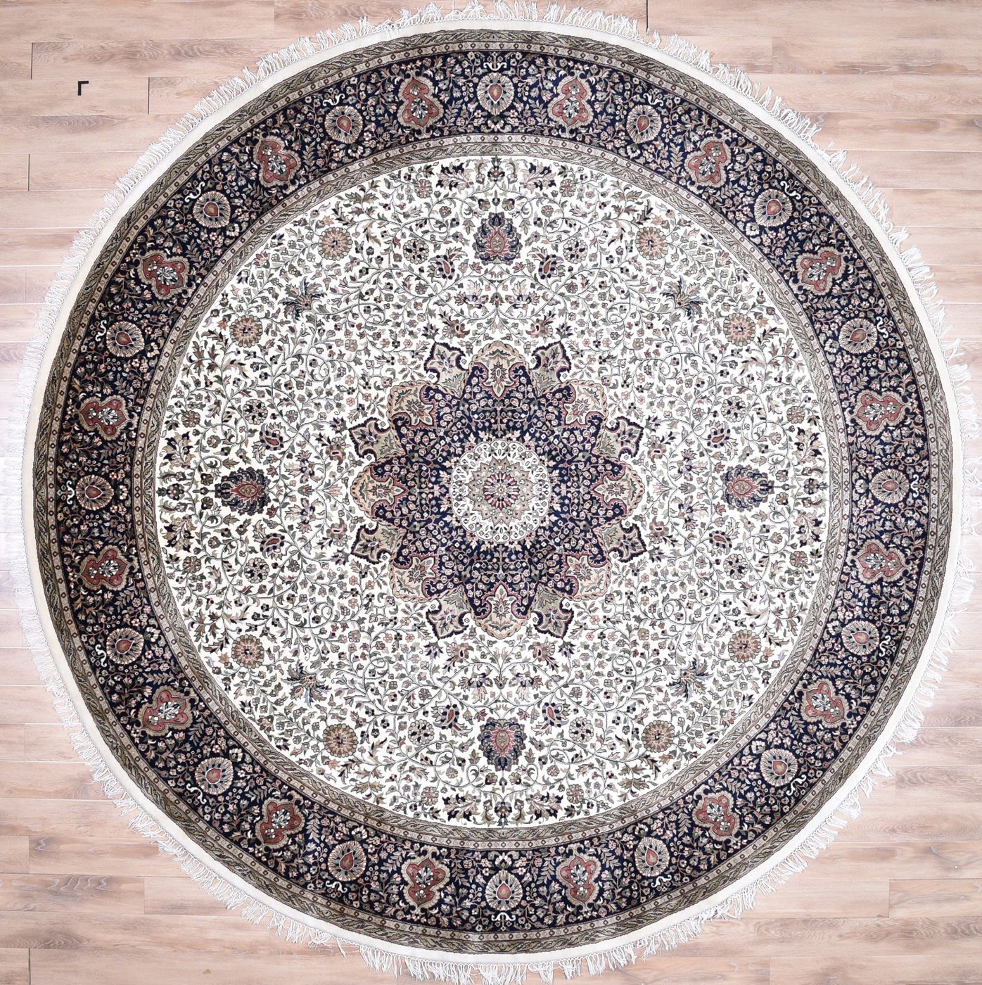 Tabriz AC-53 Cream & Navy, 10′0″ × 10′1″
