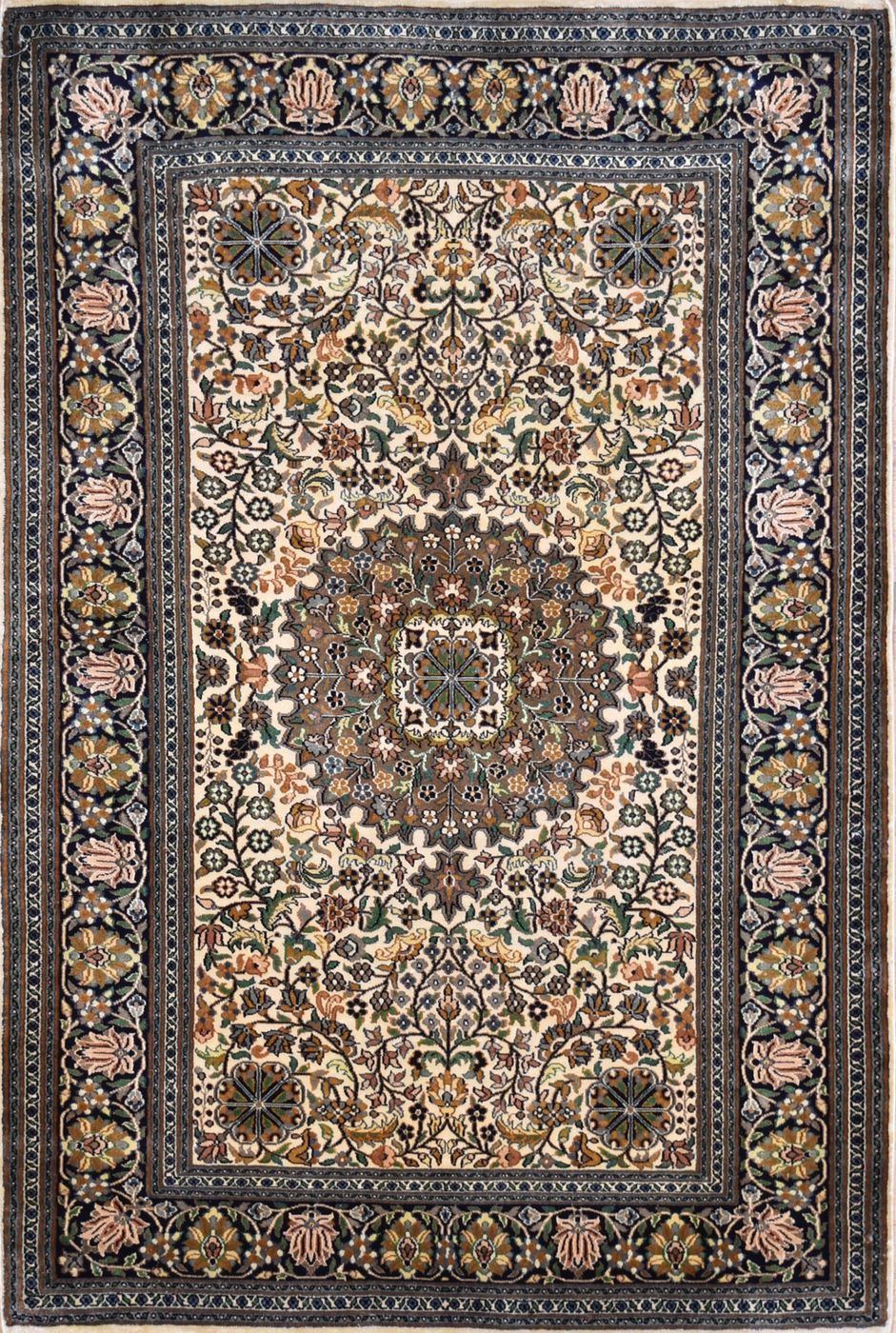 Qum Ivory/Blue, 2′8″ × 4′0″