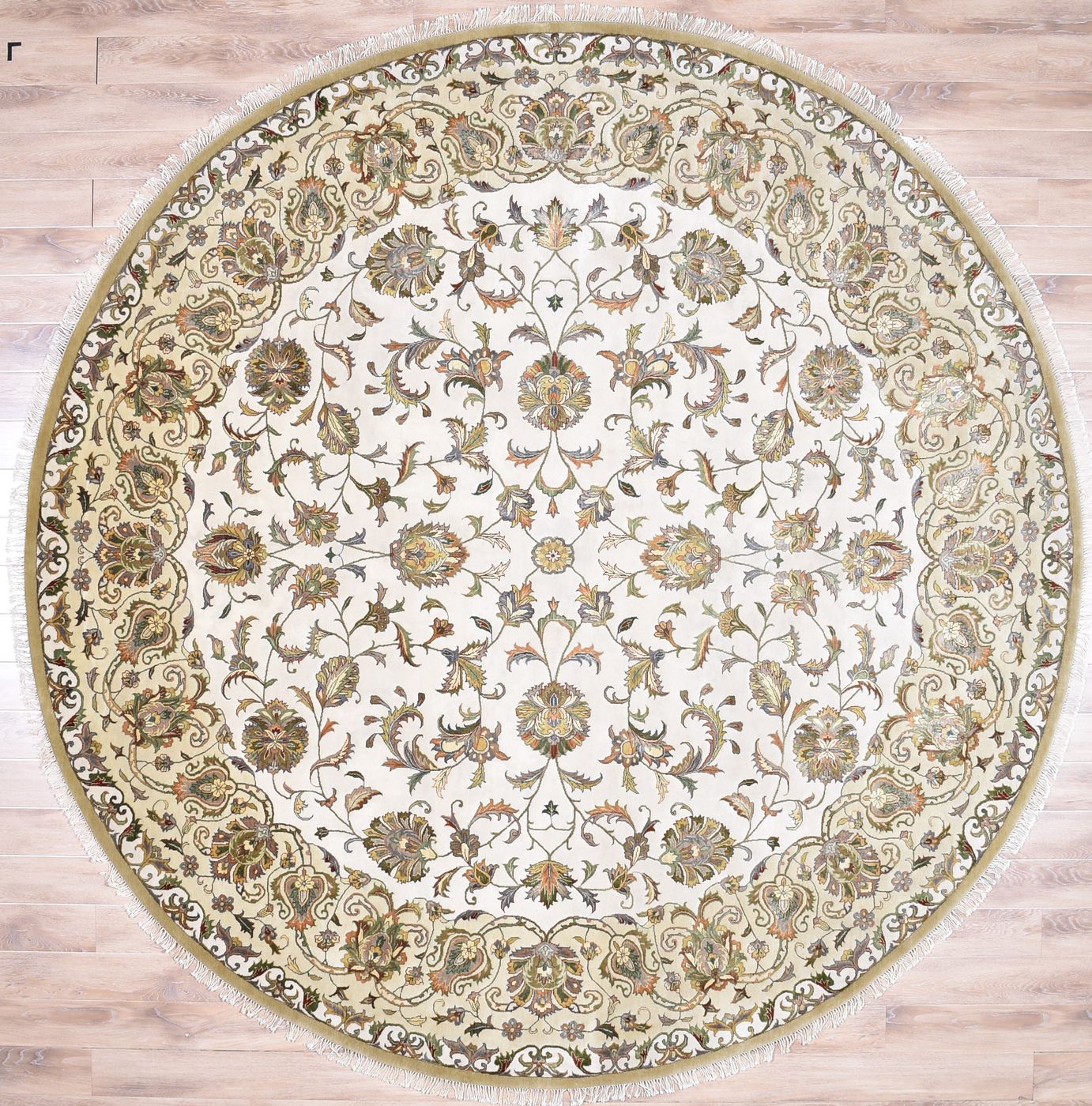 Tabrizi025C Ivory & Beige, 9′0″ × 9′0″