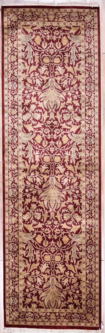 William Morris Red / Red, 6′0″ × 9′2″