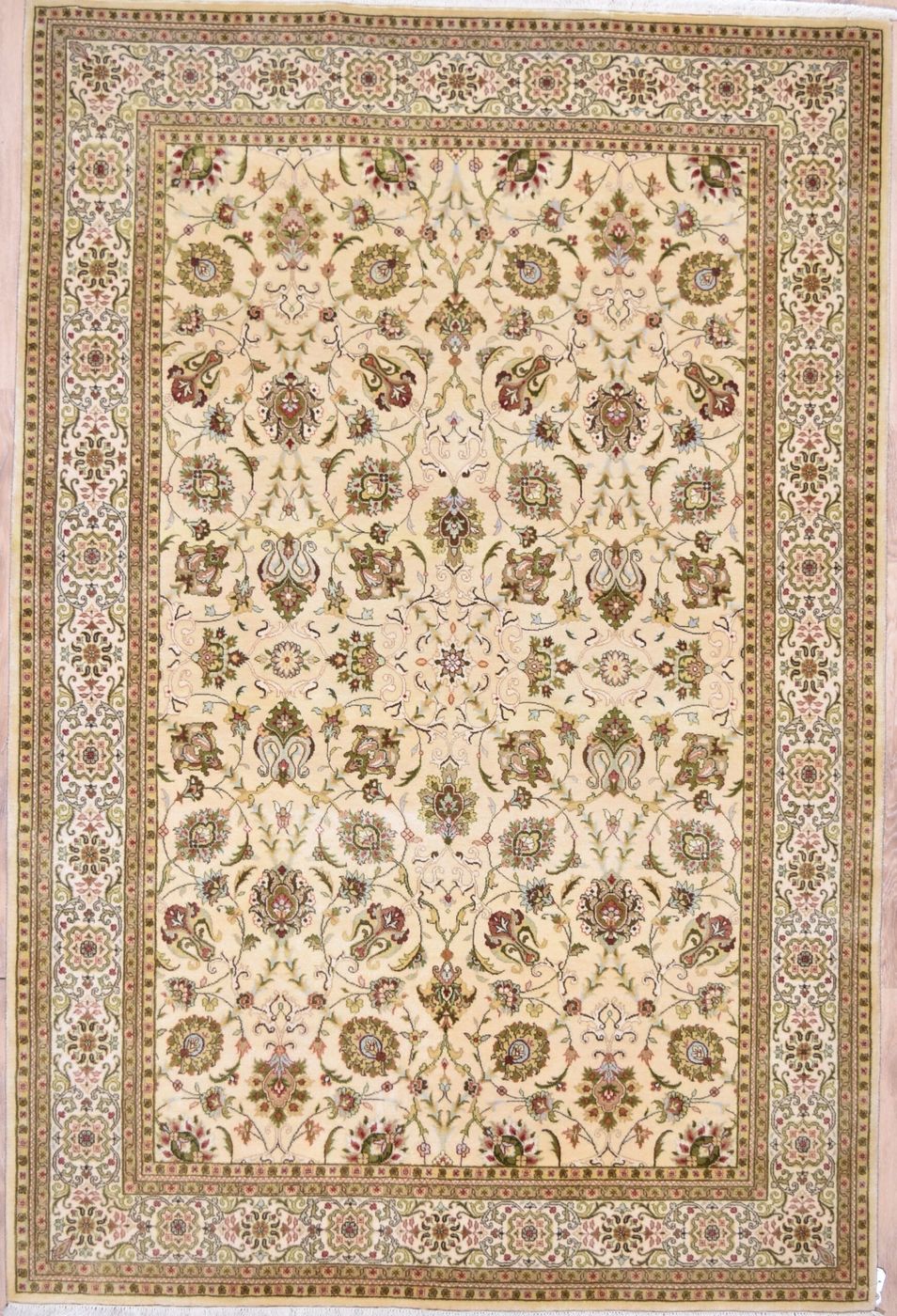 Semnan L.Gold / Ivory, 4′1″ × 6′1″