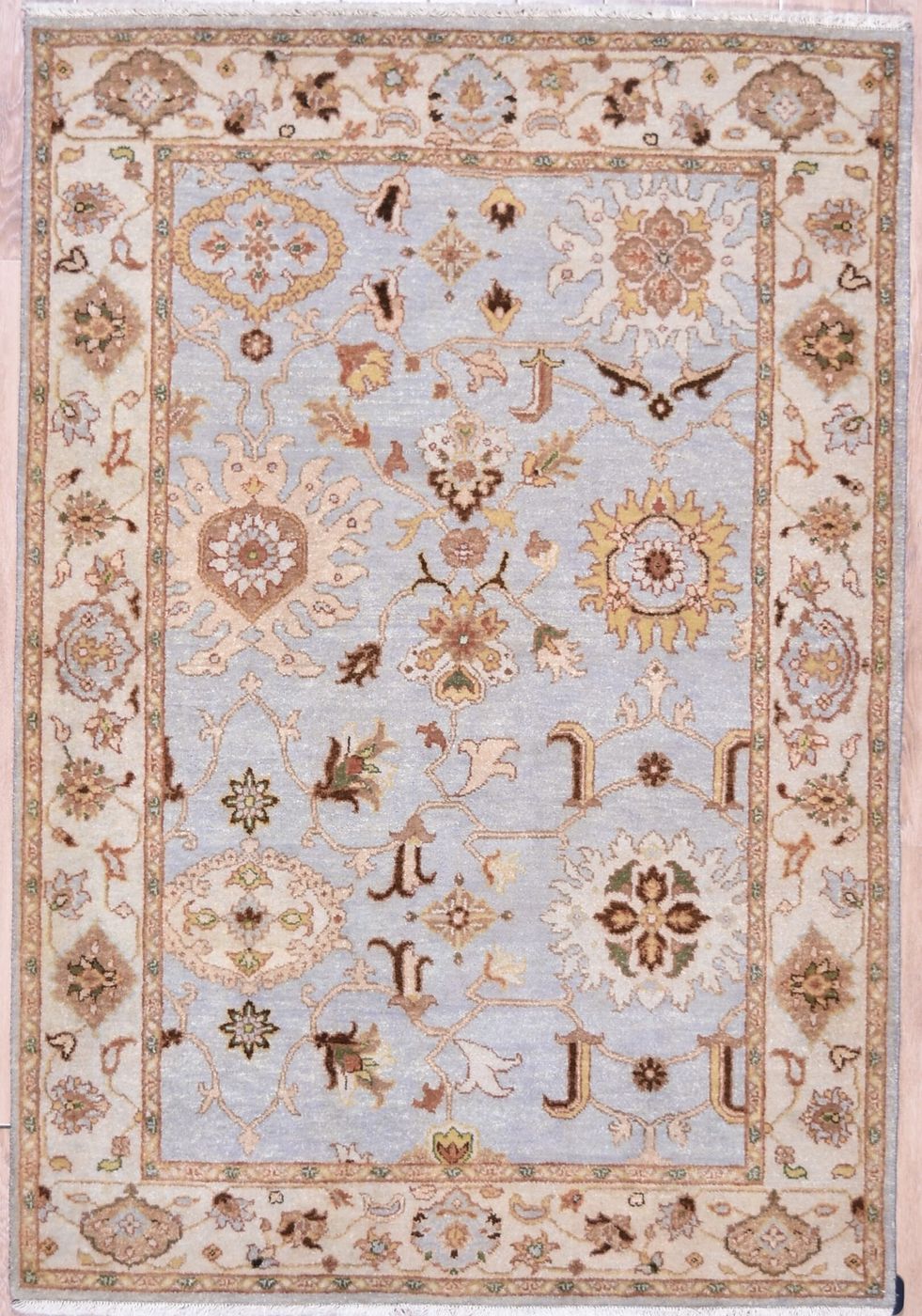 Sultanabad L.Blue / Ivory, 4′1″ × 5′11″