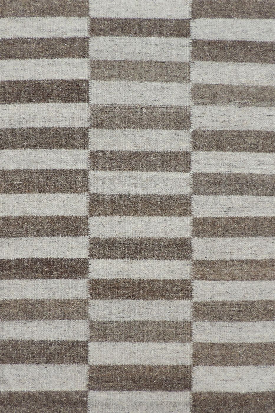 India rug, Espresso / Beige, 6′1″ × 9′0″