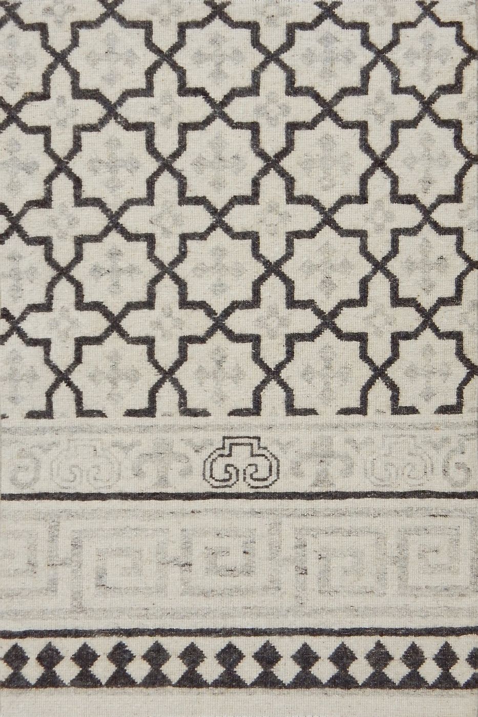 India rug, Ivory / Grey, 8′1″ × 10′0″