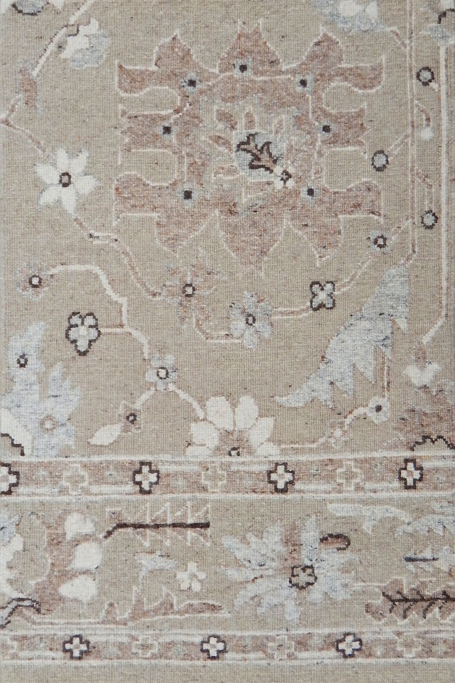 India rug, Beige, 8′1″ × 10′2″