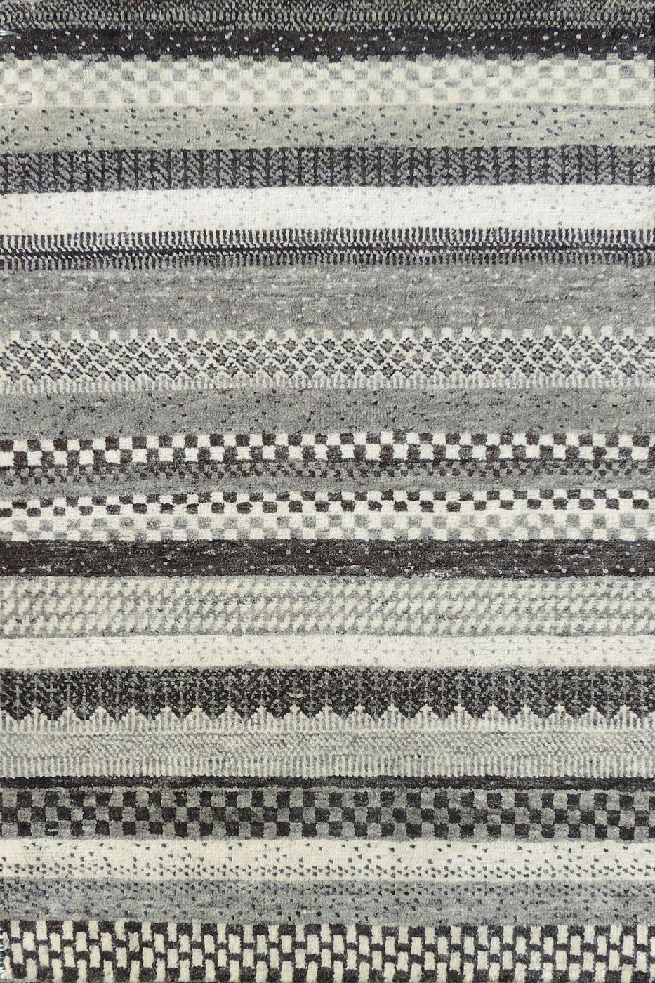 India rug, Grey / Natural, 6′6″ × 11′6″