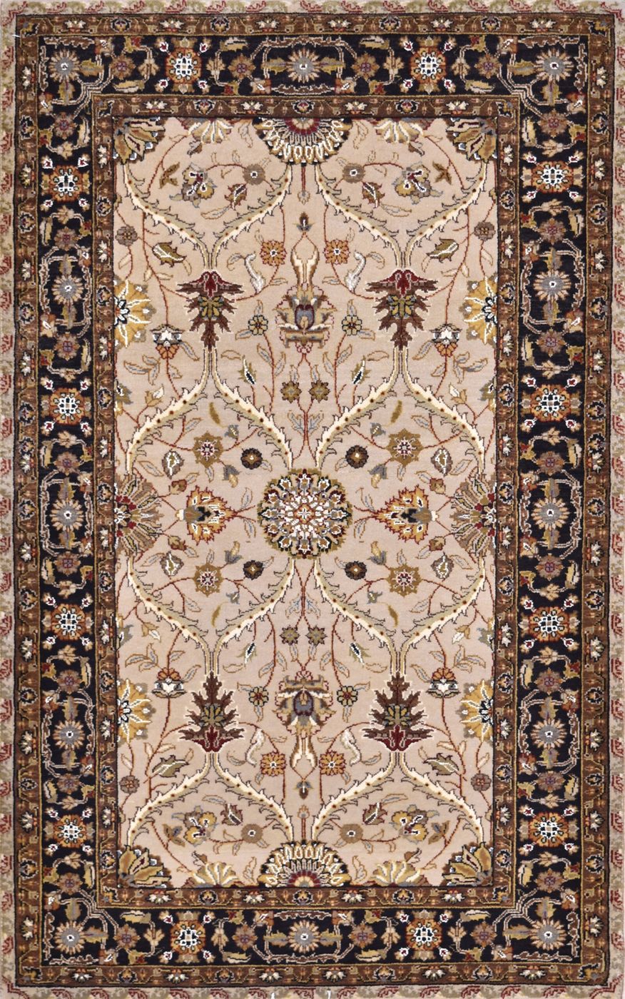 Ferahan Tabriz Ivory/Black, 3′1″ × 4′11″