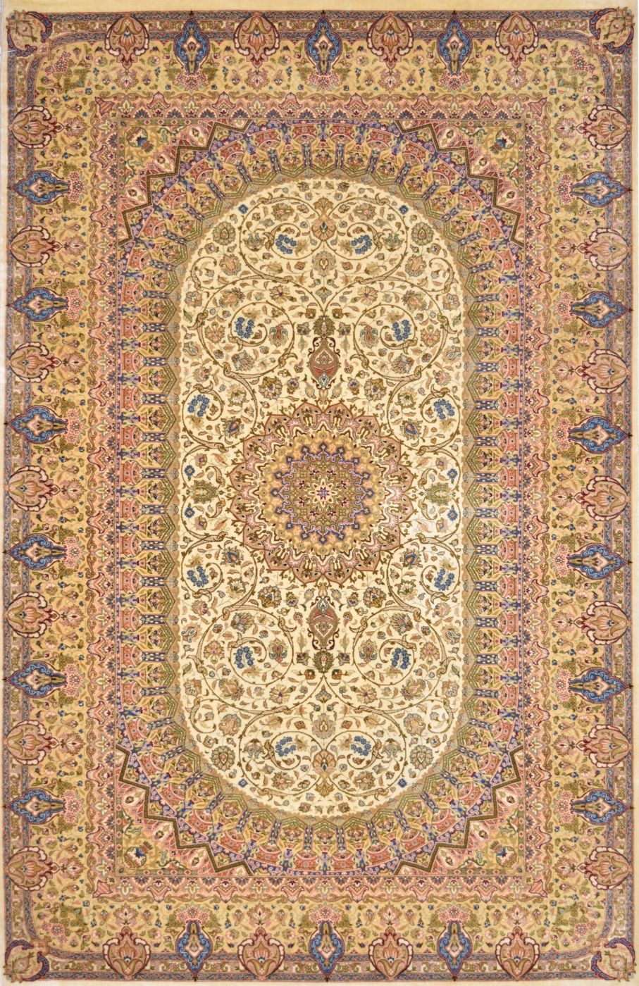 Noor Isfahan Inam Ivory, 4′6″ × 7′0″