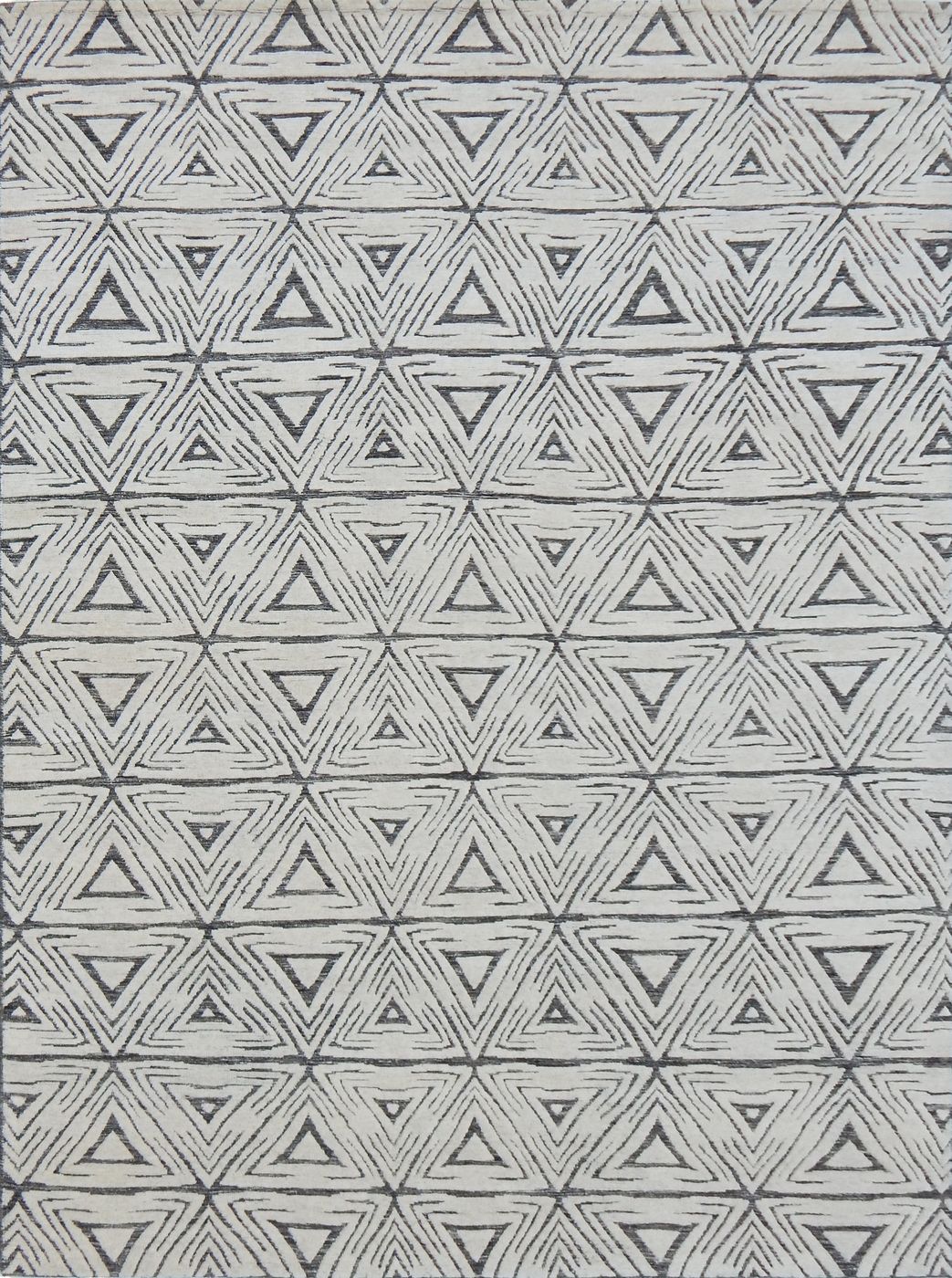 DOR562 White & Charcoal, 9′0″ × 12′3″