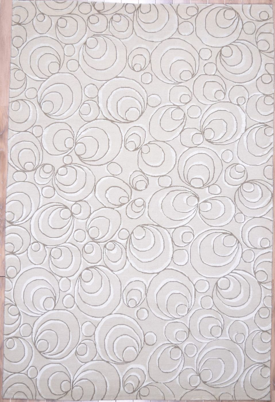 India rug, Ivory, 6′3″ × 9′4″