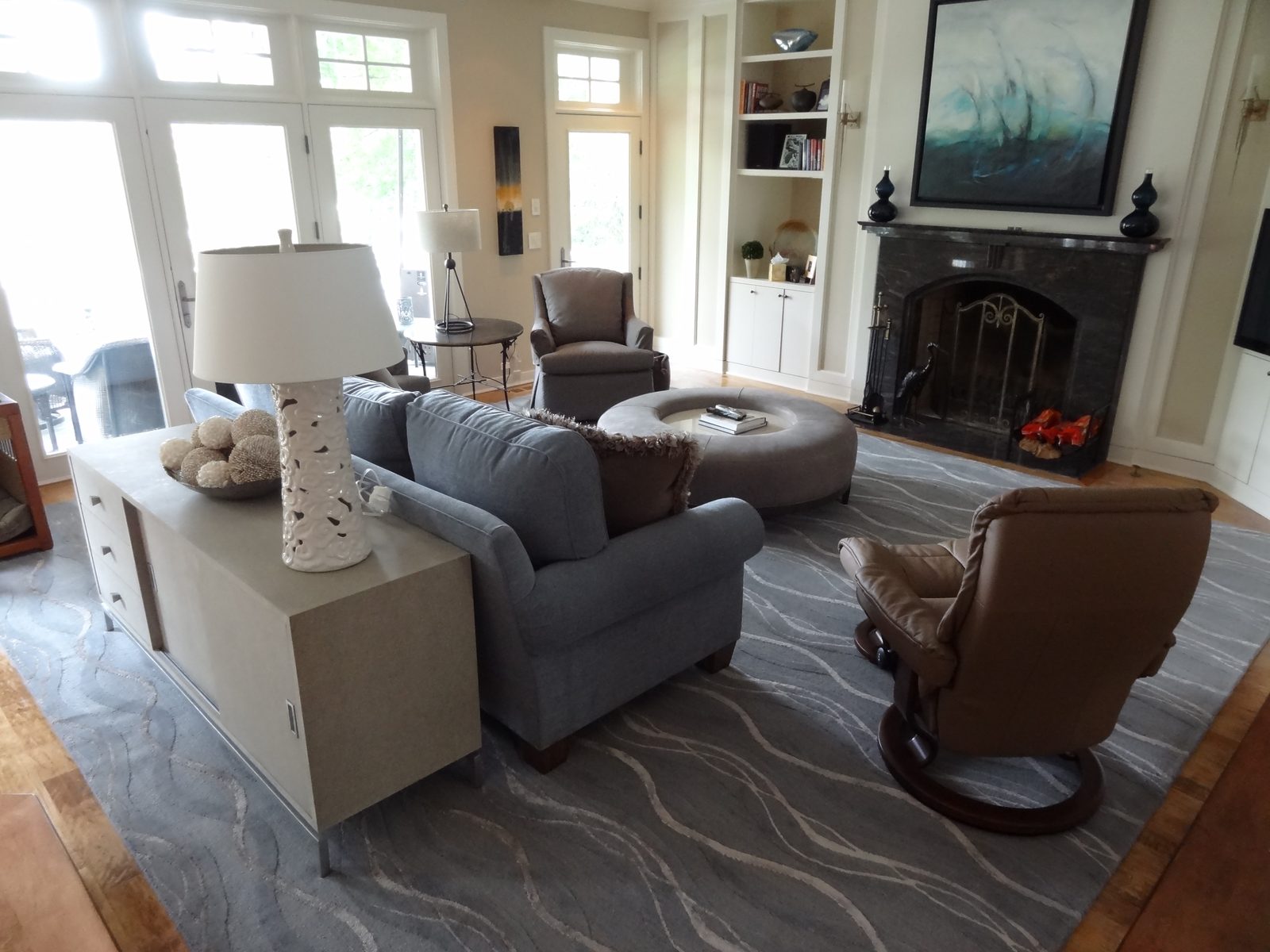 A client’s living room designed by Tina Wojtal, TLW Interiors, with a Senneh Knot rug