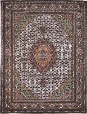 Persian Tabriz Mahi Ivory, 4′11″ × 6′8″