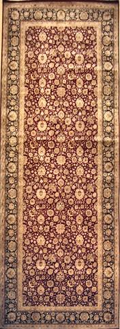 Isfahan Burgundy / Blue, 6′0″ × 16′5″
