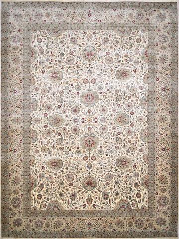 Agra Kalash Ivory, 10′1″ × 13′6″