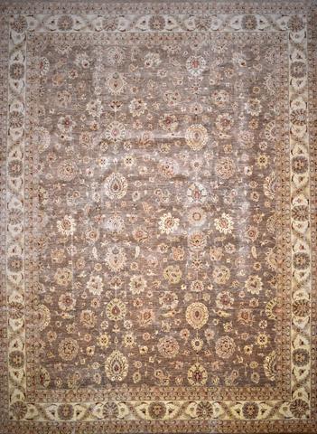 Peshawar Ziegler Sage & Ivory, 13′7″ × 17′7″